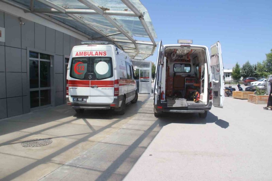 Kontrolden Çıkan Araç Araziye Savruldu, Sürücü Yaralandı