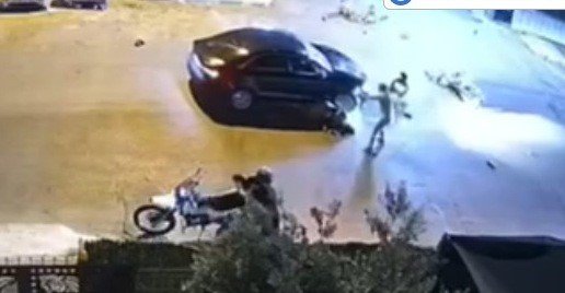 Kan Donduran Kaza: Çarptığı Yaralıları Otomobiliyle Ezerek Kaçtı