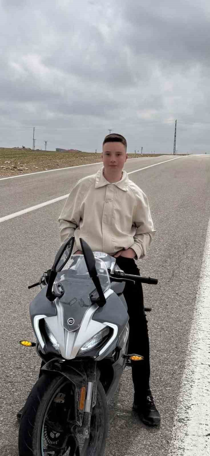Aksaray’da Otomobil İle Çarpışan Motosikletli Çocuk Hayatını Kaybetti