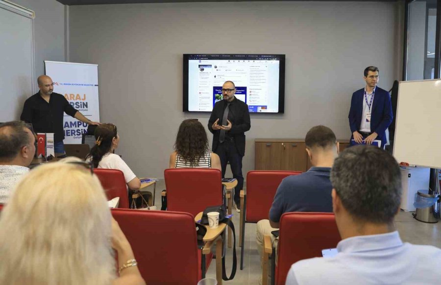 Mersin’de Gençler Dijital Kariyer İçin Linkedın Eğitimi Aldı