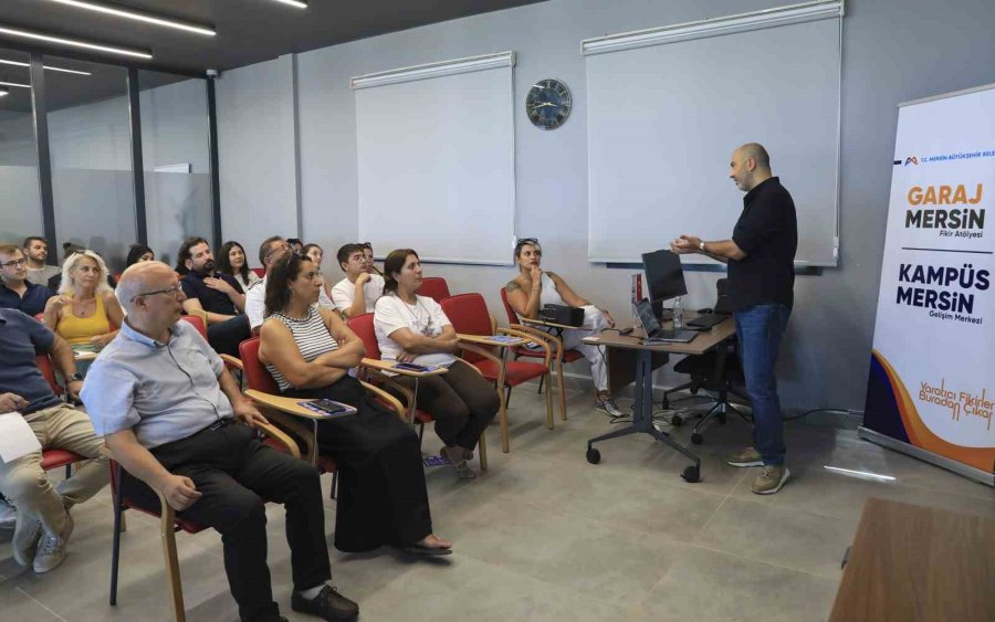 Mersin’de Gençler Dijital Kariyer İçin Linkedın Eğitimi Aldı