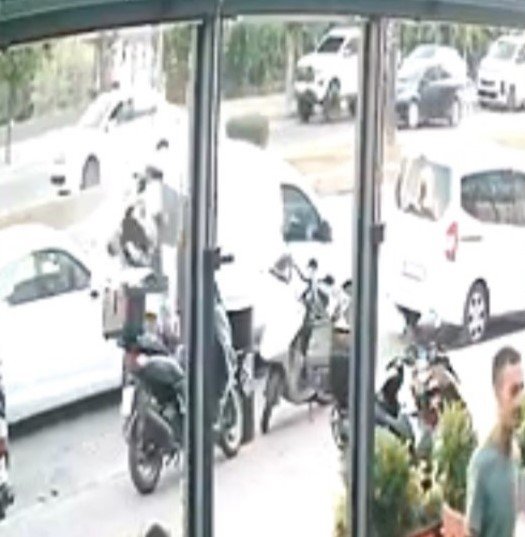 Mersin’de Fırın Çalışanına Otomobil Çarptı