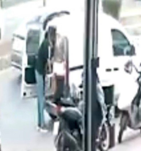 Mersin’de Fırın Çalışanına Otomobil Çarptı