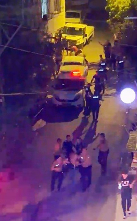 Mersin’de Aile İçi Silahlı Kavgada; Balkondaki Komşu Vurularak Öldü