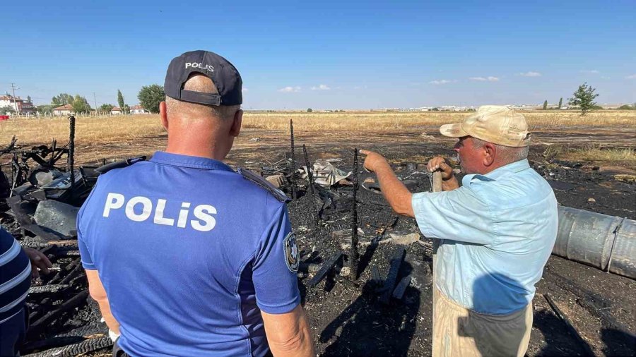 Otluk Alanda Başlayan Yangın Evlere Sıçramadan Söndürüldü