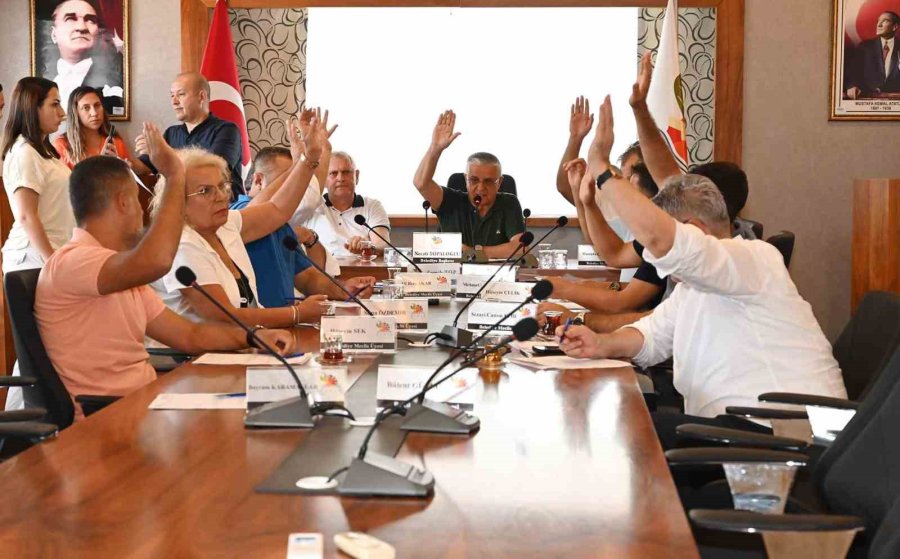 Kemer Belediyesi Ağustos Ayı Meclis Toplantısında Araç Filosunun Güçlendirilmesine Yönelik Kararlar Alındı