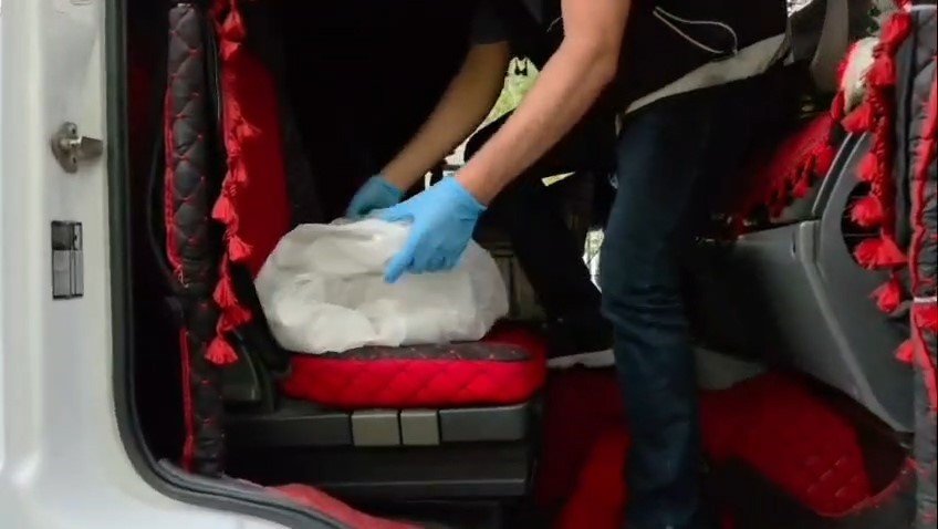 Niğde’de Narkotik Operasyonu: 3 Bin 32 Sentetik Ecza Ele Geçirildi