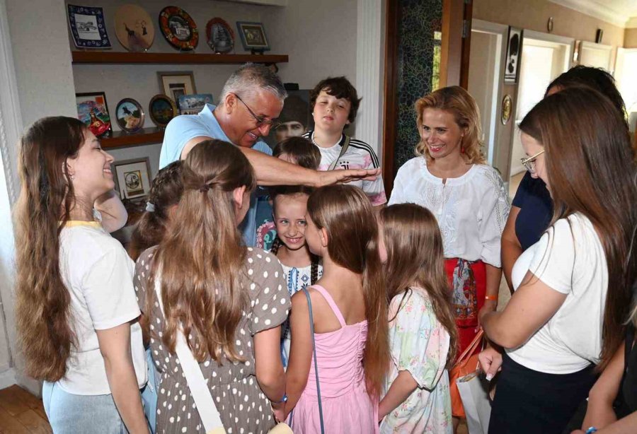 Ukraynalı Çocuklar Kemer’de Moral Depoladı