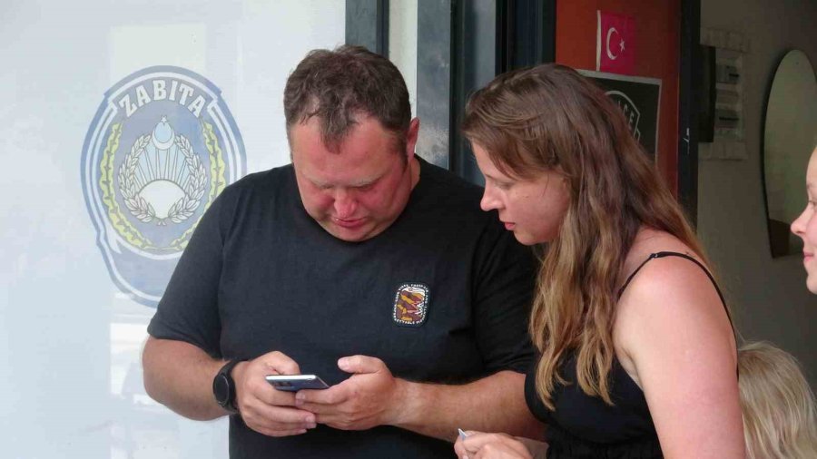 Turistleri Hedef Alan Plaj Faresi Çaldığı Telefonun Gprs Destekli Takip Sistemi İle Yakalandı