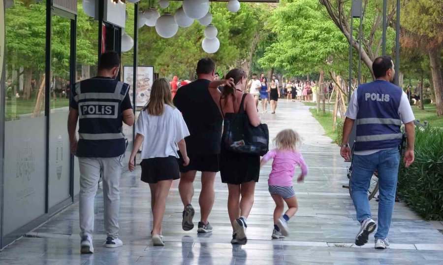 Turistleri Hedef Alan Plaj Faresi Çaldığı Telefonun Gprs Destekli Takip Sistemi İle Yakalandı