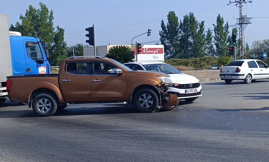 Kırmızı Işık İhlali İle Gelen Kaza Ucuz Atlatıldı