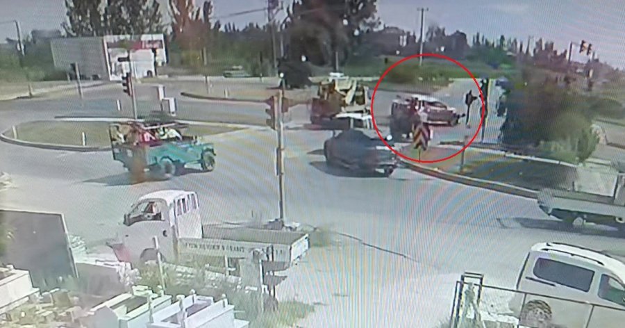 Kırmızı Işık İhlali İle Gelen Kaza Ucuz Atlatıldı