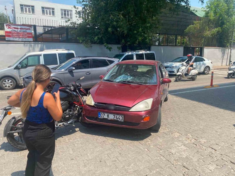 Kaza Yapan Sürücüler Liseden Sınıf Arkadaşı Çıktı