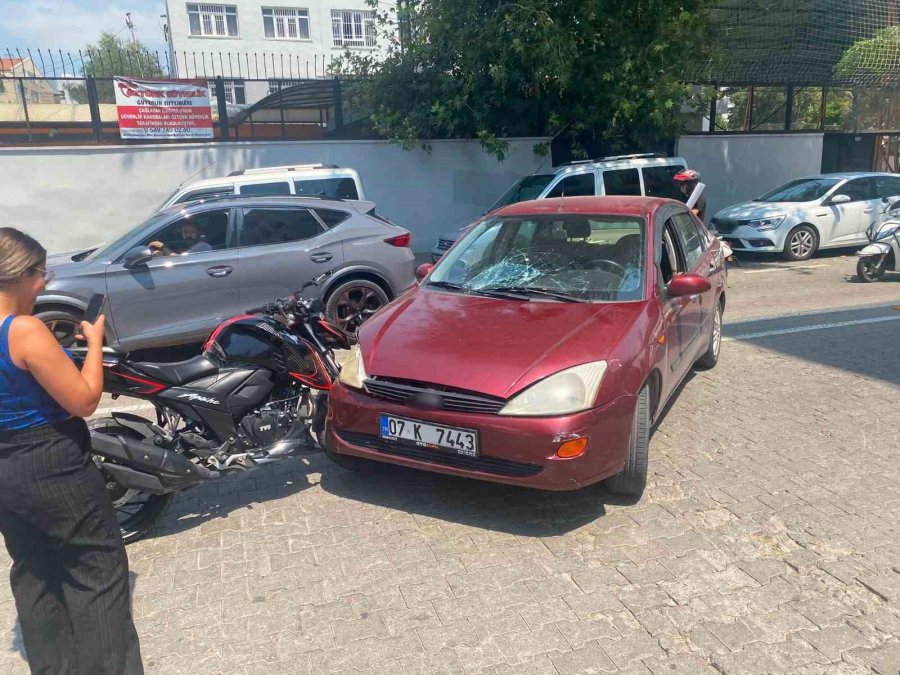 Kaza Yapan Sürücüler Liseden Sınıf Arkadaşı Çıktı