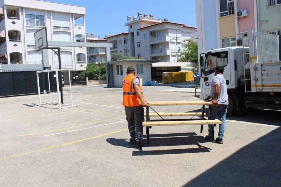 Büyükşehir’den Manavgat’a Bank Ve Piknik Masası Desteği