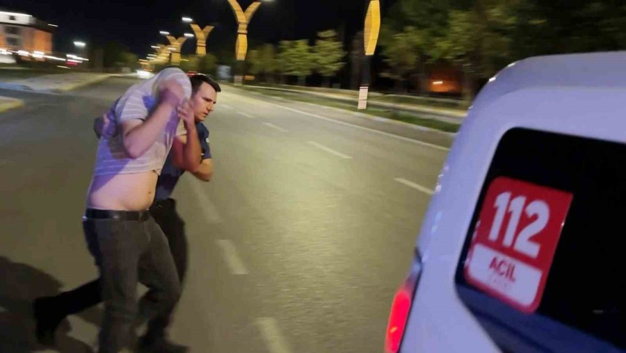 Alkollü Ve Ehliyetsiz Sürücünün "aracım Arızalandı" Oyununu Polis Bozdu