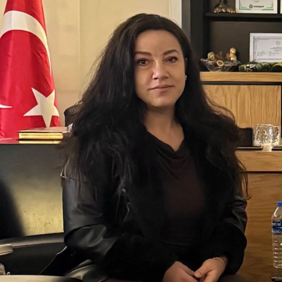 Niğde’de Otomobilde Ölü Bulunan Kadın Son Yolculuğuna Uğurlandı
