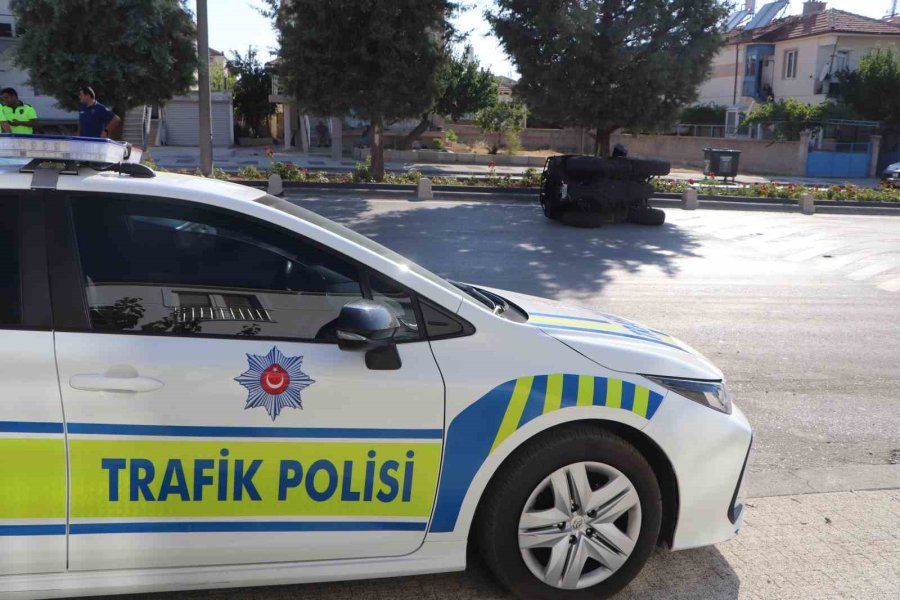 Karaman’da Devrilen Atv’deki Anne Ve Oğlu Yaralandı