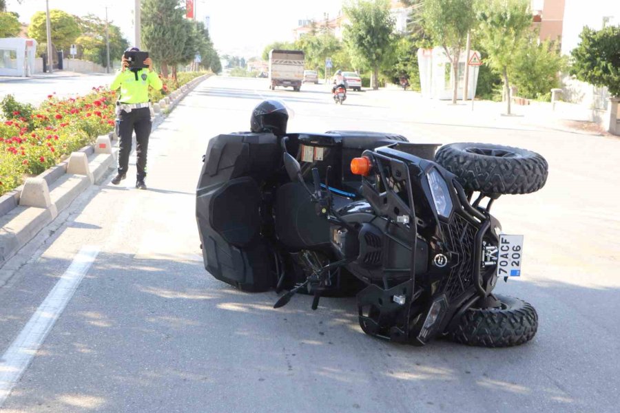 Karaman’da Devrilen Atv’deki Anne Ve Oğlu Yaralandı
