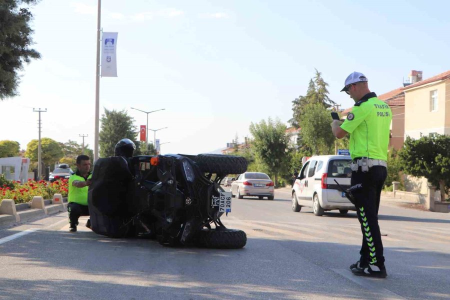 Karaman’da Devrilen Atv’deki Anne Ve Oğlu Yaralandı