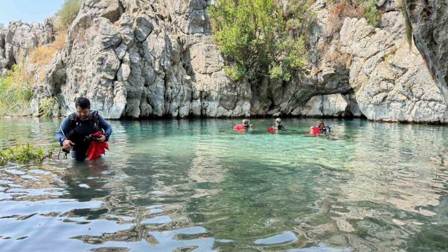 Antalya’nın İçme Suyu Kaynağından Pet Bardak, Alkol Şişeleri, Poşetler Çıkartıldı