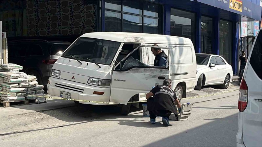Lüks Otomobille Kar Maskeli Milyonluk Soygun