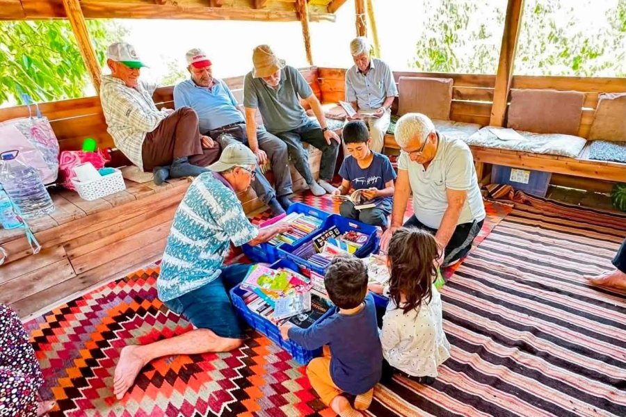 Manavgat Belediyesi’nden Yaylalara Kütüphane Desteği