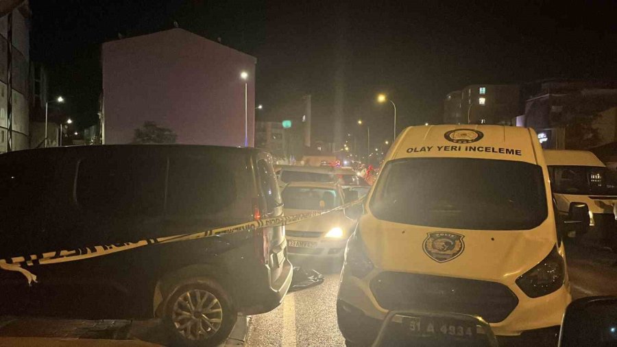 Niğde’de Otomobilde Ölü Bulunan Kadın Son Yolculuğuna Uğurlandı