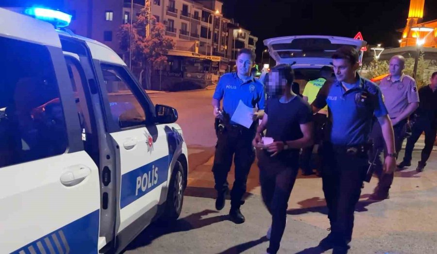 Gurbetten İzne Geldi, Alkollü Yakalanınca Ehliyetine El Konup Gözaltına Alındı