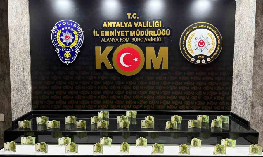 Antalya’da 22 Adet Kaçak Tarihi Eser Yakalandı