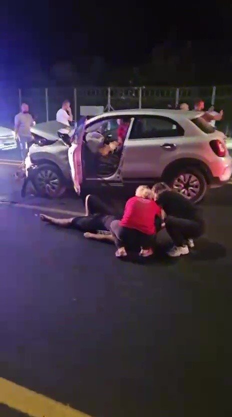 Serik’te Otomobil İle Vıp Araç Çarpıştı: 10 Kişi Yaralandı