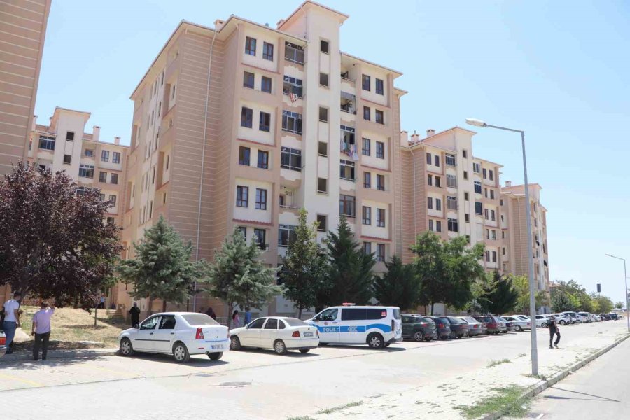 Karaman’da Dairede Çıkan Yangın Korkuttu