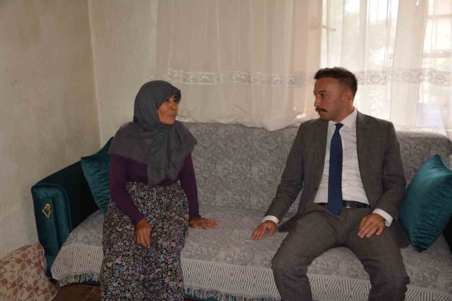 Başsavcı Ozan Kapıcı, Şehit Annesini Evinde Ziyaret Etti