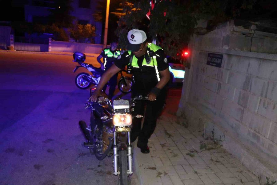 Karaman’da Polisin ’dur’ İhtarına Uymayan Motosiklet Sürücüsüne 402 Bin Lira Ceza Kesildi