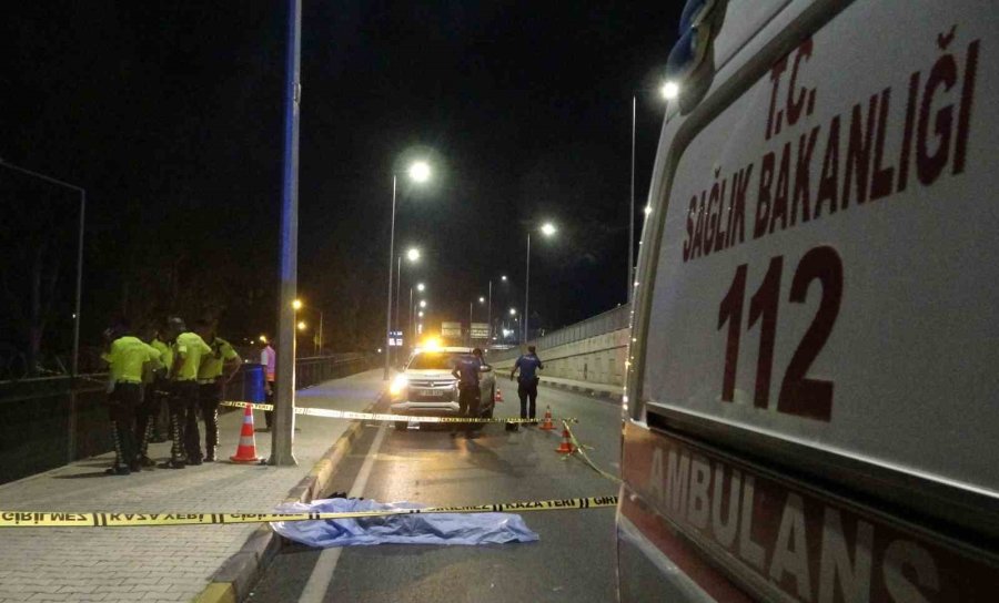 Savrulan Motosikletten Düşerek Başını Kaldırıma Çarpan Genç Hayatını Kaybetti