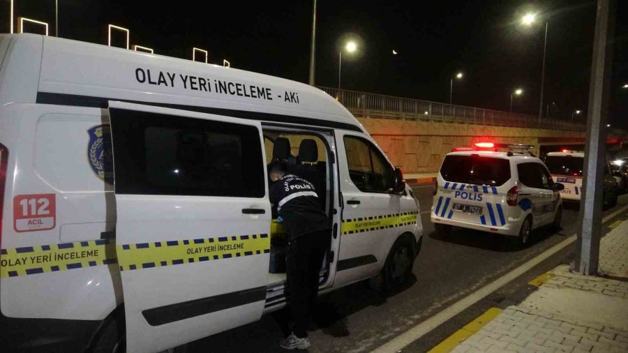 Savrulan Motosikletten Düşerek Başını Kaldırıma Çarpan Genç Hayatını Kaybetti