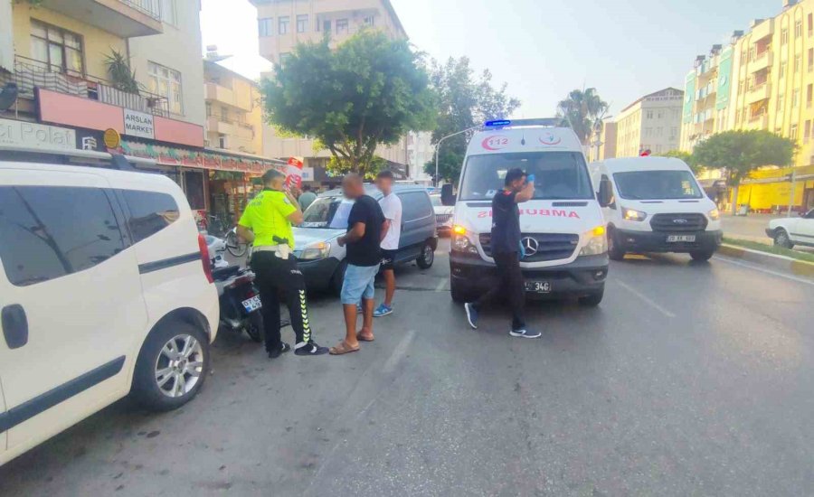 Kırmızı Işık İhlali Kazayla Bitti, Motosiklet Sürücüsü Yaralandı