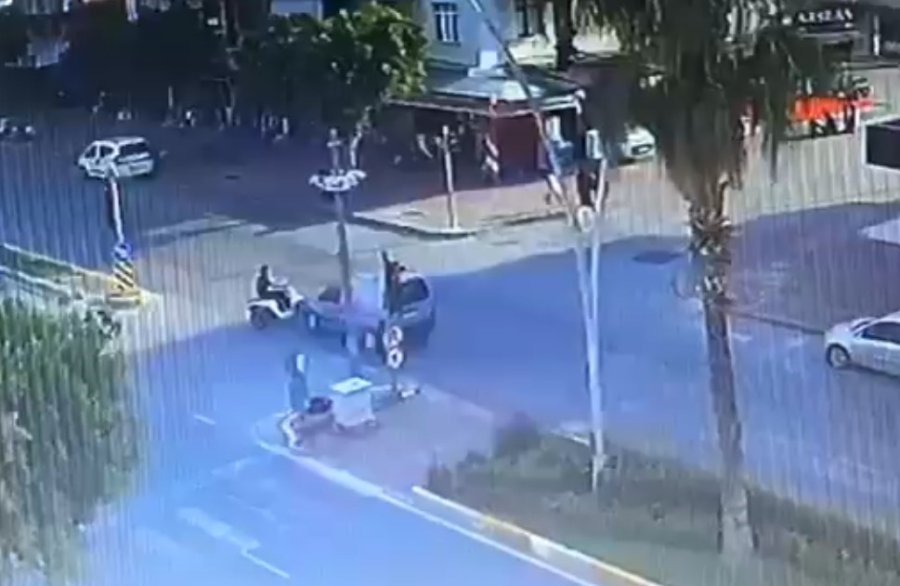 Kırmızı Işık İhlali Kazayla Bitti, Motosiklet Sürücüsü Yaralandı