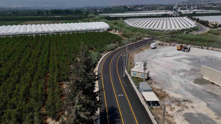 Mersin’de 4 Mahallenin Ortak Kullandığı Yol Yenilendi