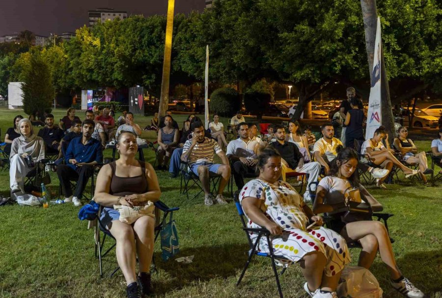 Mersin’de Yaz Akşamları Akustik Konserlerle Renkleniyor