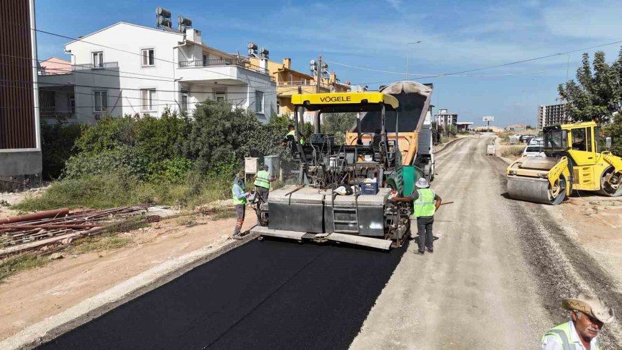Asat’tan Aksu’da Eş Zamanlı Altyapı Ve Asfalt Çalışması