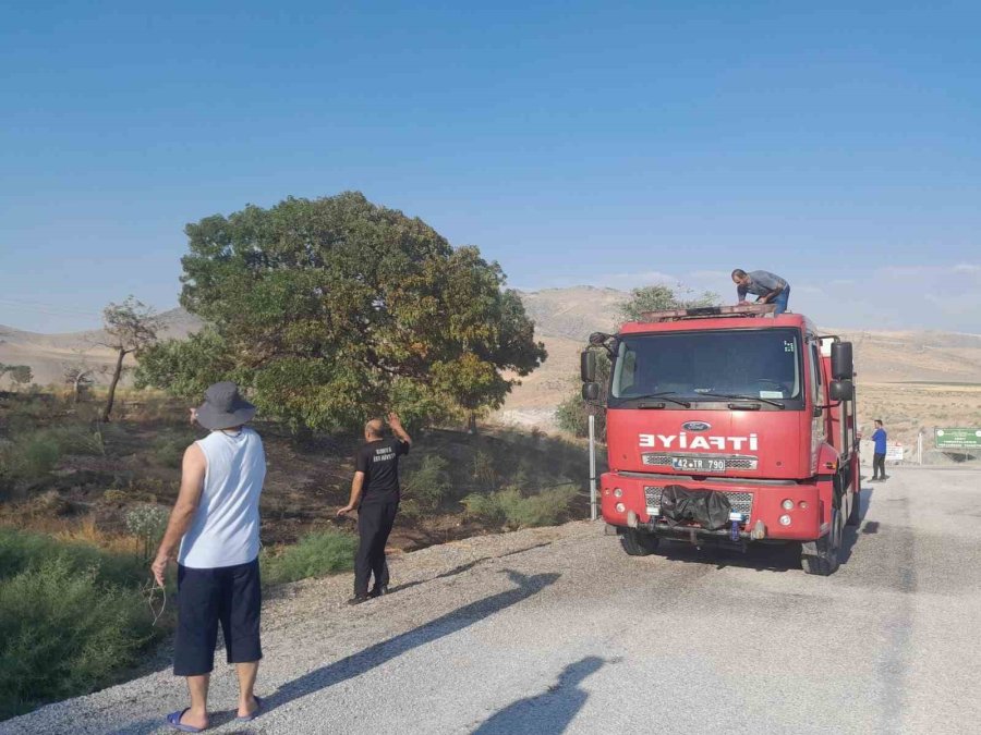 Karapınar’da Ot Yangını Paniğe Neden Oldu