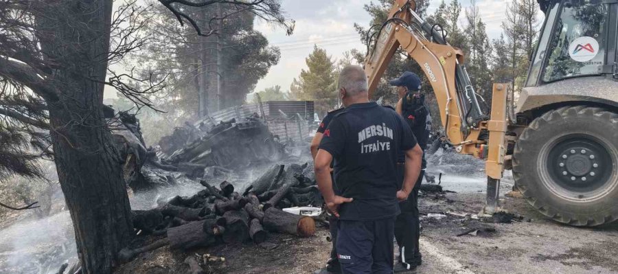 Mersin’de Kaza Sonrası Araçlar Alev Aldı, Yangın Ormana Sıçradı: 1 Ölü, 2 Yaralı