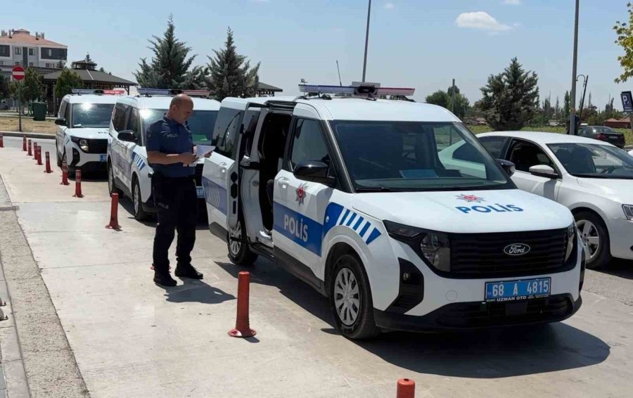 Sokaktaki Kavgada Ateşlenen Tüfek, Bahçede Oturan Kadını Yaraladı