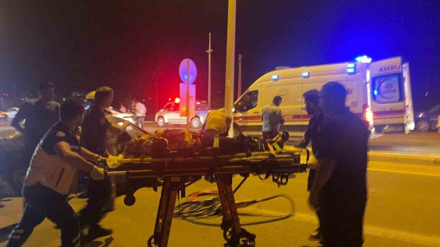 Karaman’da Otomobiller Çarpıştı: 3 Yaralı