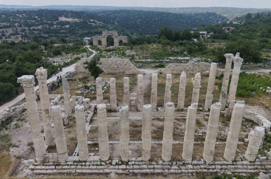 Torosların Eteğinde Olba Krallığı’nın İbadet Yeri ’uzuncaburç’ Misafirlerini Ağırlıyor