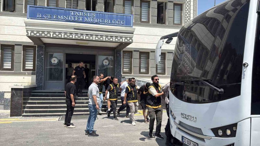 Tarsus’ta Alacak Verecek Kavgası Kanlı Bitti: 2 Kuzen Öldü, 6 Şüpheli Adliyede