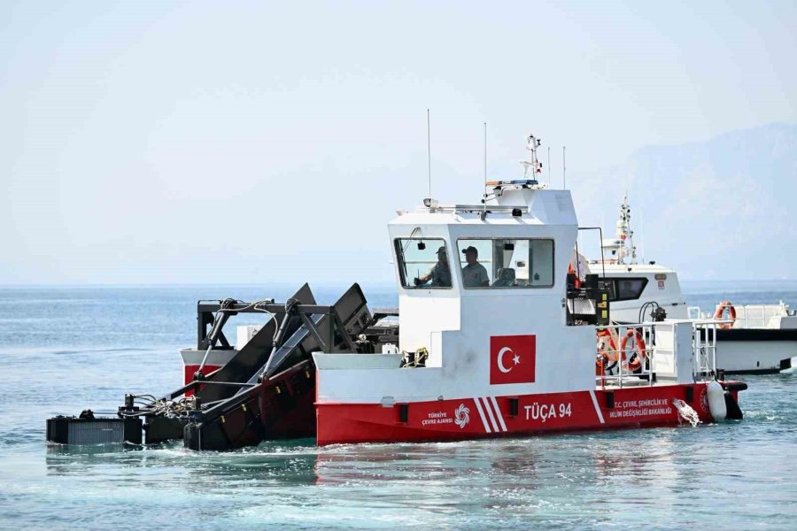 Son 7 Yılda Türkiye Genelinde Denizlerden 325 Bin Tondan Fazla Deniz Çöpü Toplandı