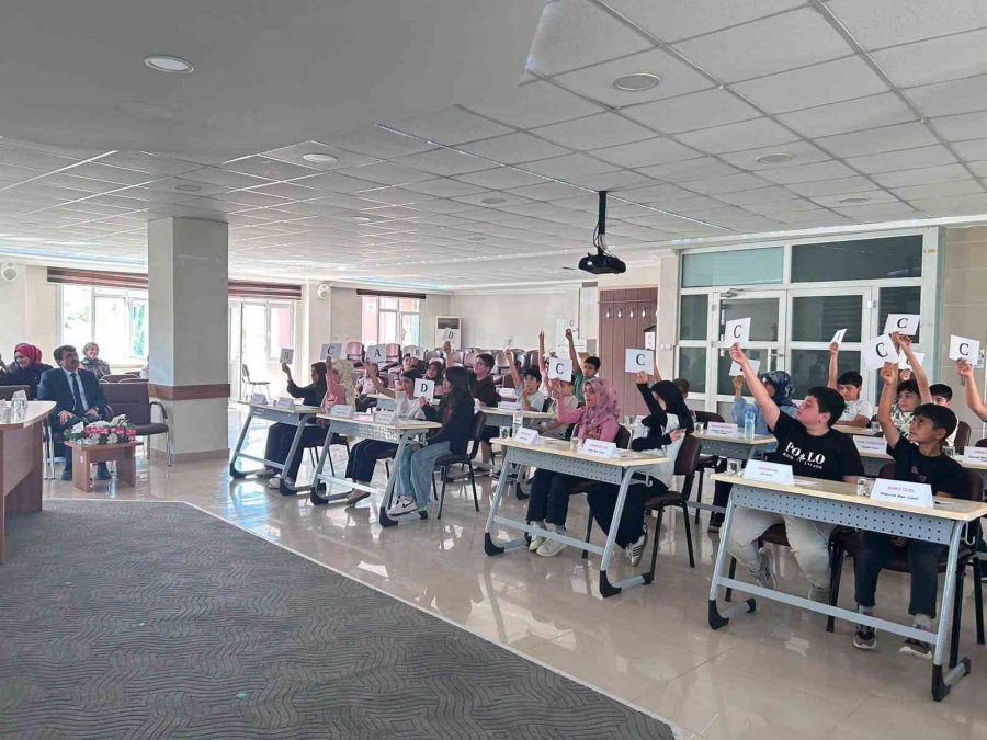 Bozkır’da Yaz Kur’an Kursları Öğrencileri Bilgi Yarışmasında Yarıştı
