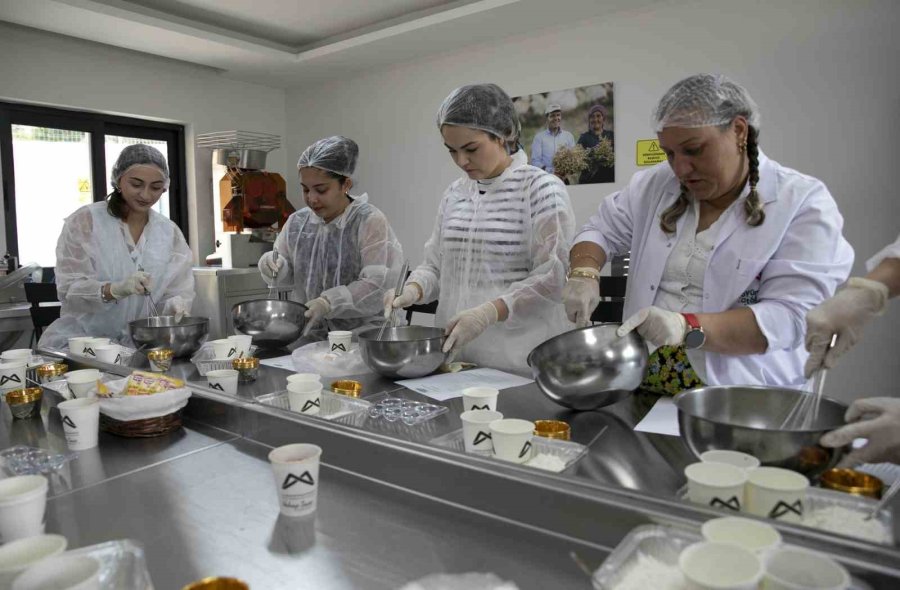 Mersin’in Tescilli Kan Portakalı Mutfak Atölyesinde İşlendi